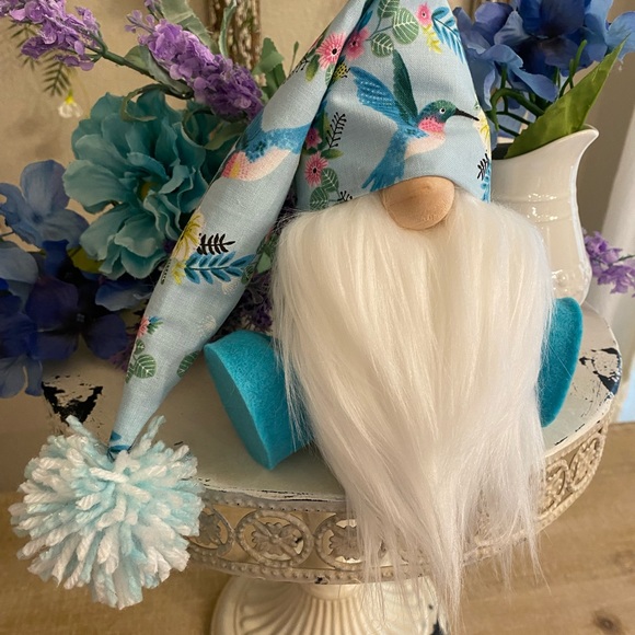 🌸Hummingbird Gnome, Spring Decoration, Tiered Tray Decor - Picture 3 of 4